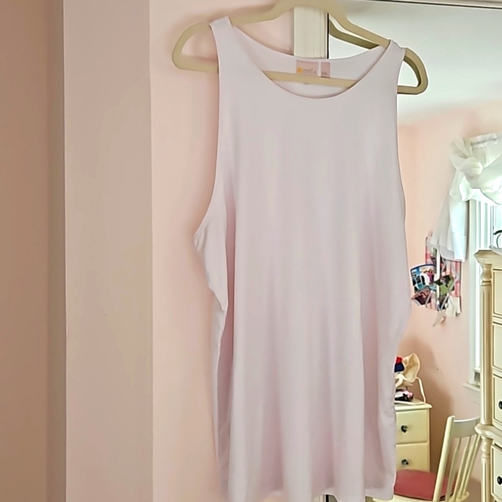 Zella 2X white tank top. EUC